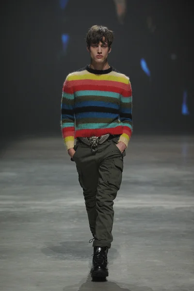 Look 74